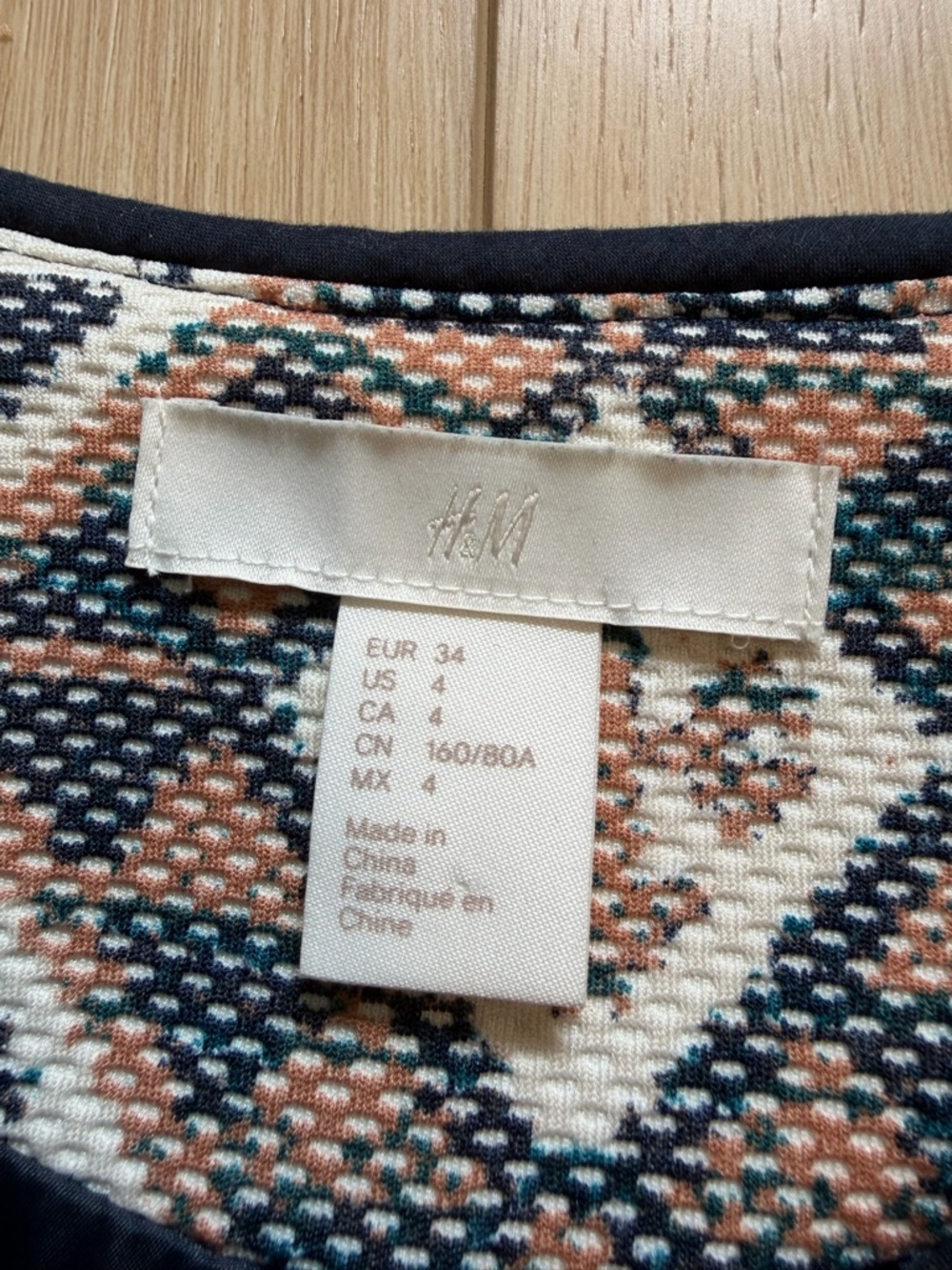 H&M Geometric Cropped Jacket in Navy, Cream & Tan - Picture 2 of 4